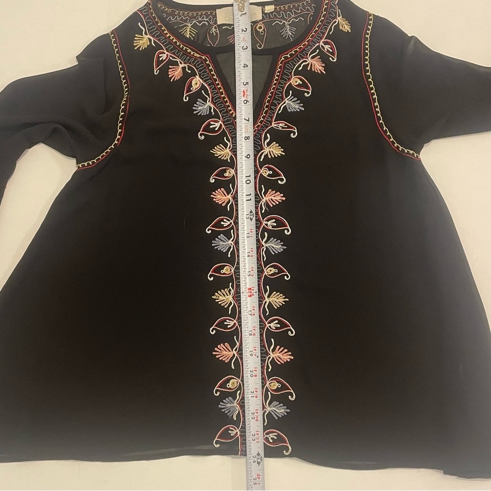 Love Sam Black Embroidered Blouse, size XS. No tag for material. Pre-owned. - Picture 9 of 11